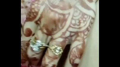 नयी नवेली दुल्हन का पति ने  चूत चेक किया तथा नयी नवेली दुल्हन अपने पति के आडियो के सेक्सी विडियो बन
